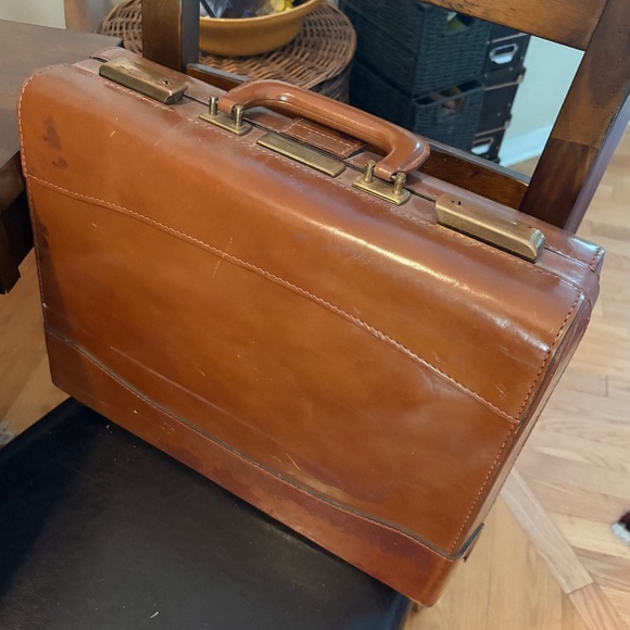 Vintage Leather briefcase , beige with clips, embossed JB - Picture 1 of 3